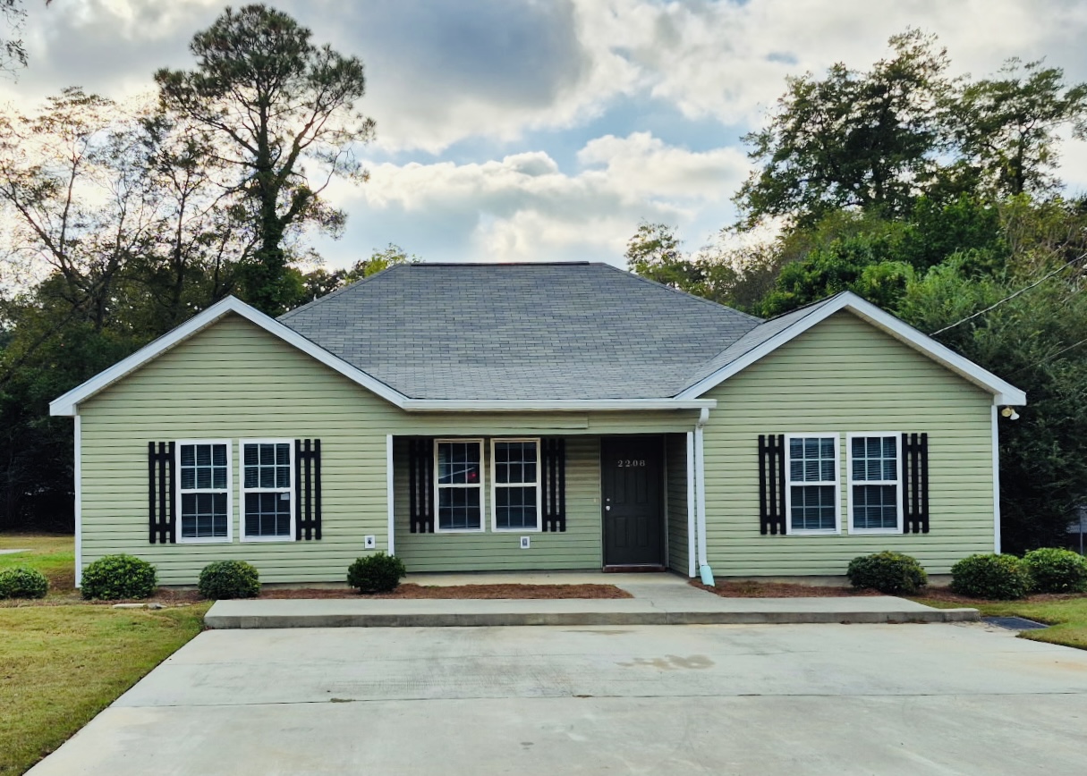 2208 Thornhill Road